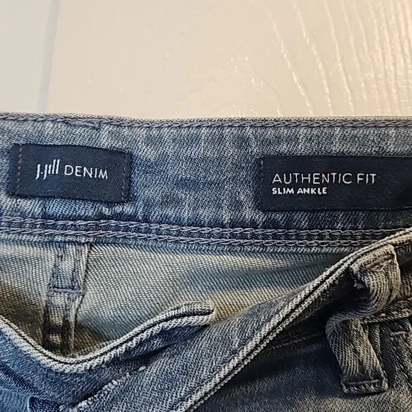 J.Jill Authentic Fit Slim Ankle Jeans - Picture 2 of 5